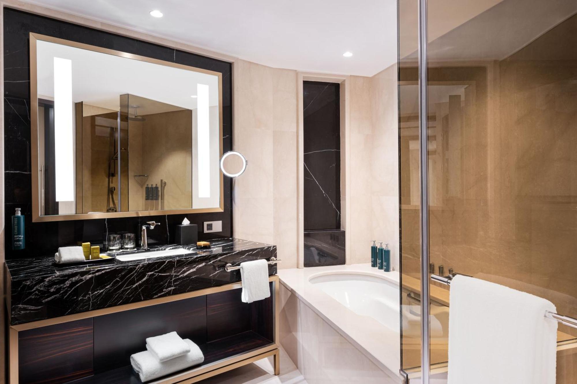 Hilton Riyadh Olaya Bagian luar foto